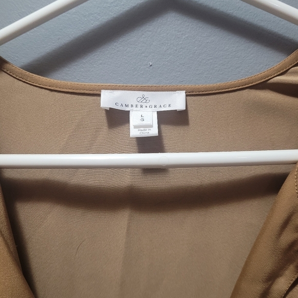Camber & Grace Tan Blouse Size L - Picture 4 of 7